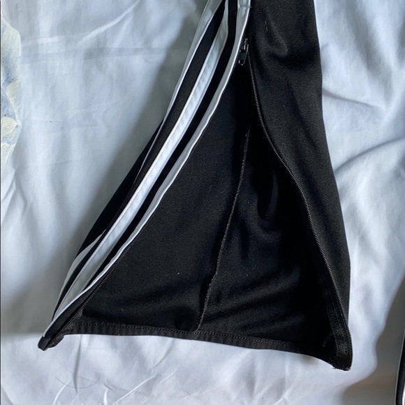 Adidas track Pant YL - Picture 3 of 3